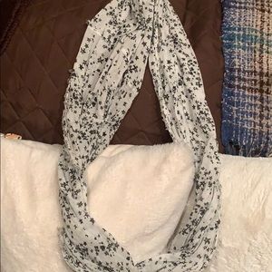 American Eagle Outfitters Other - American Eagle 🦅 Infinity Scarf. NWOT. American Eagle Outfitters Other - American Eagle 🦅 Infinity Scarf. NWOT.